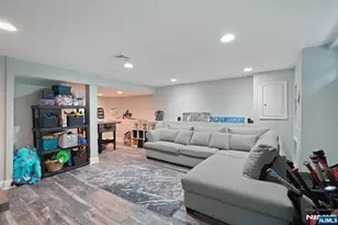 122 Maplewood Ave, Wayne, NJ 07470 - Photo 25