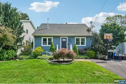 122 Maplewood Avenue, Wayne, NJ 07470 - Photo 1