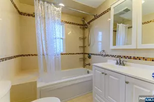 25 Bond St, Wallington, NJ 07057 - Photo 13
