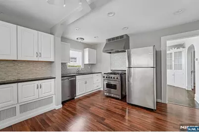 34 Cypress, Millburn, NJ 07041 - Photo 9