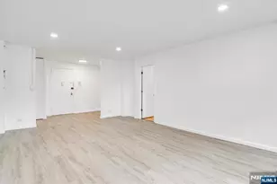39 E 39th Street 2J, Paterson, NJ 07514 - Photo 5