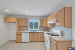 235 10th St, Palisades Park, NJ 07650 - Photo 31