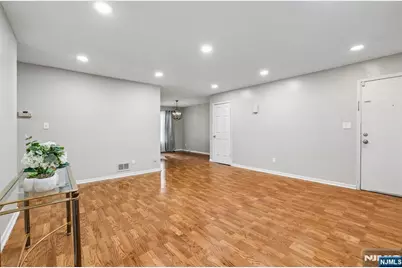 584 Thomas Boulevard 5 #5, East Orange, NJ 07017 - Photo 7