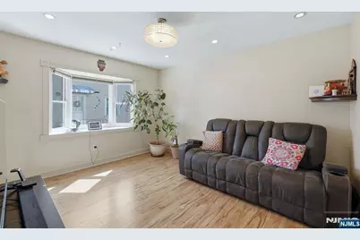 115 Tuella Avenue, Elmwood Park, NJ 07407 - Photo 11