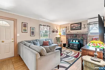 71 Schuyler Avenue, Pompton Lakes, NJ 07442 - Photo 5