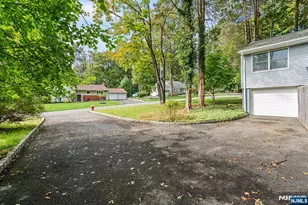 11 Mapleleaf Dr, Park Ridge, NJ 07656 - Photo 25