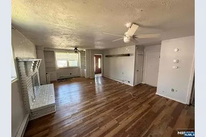 208 Maxim Drive, Hopatcong, NJ 07843 - Photo 5