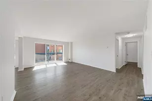 403 Livingston Ct N403, Edgewater, NJ 07020 - Photo 7