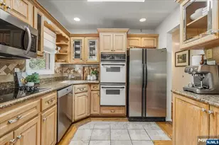 12 Francis Pl, Montclair, NJ 07042 - Photo 7