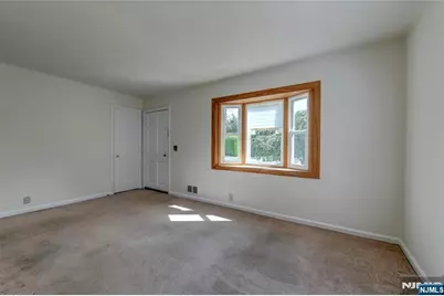 8 Tyler Court, Clifton, NJ 07012 - Photo 3