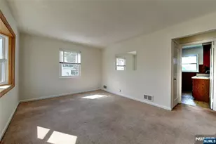 8 Tyler Ct, Clifton, NJ 07012 - Photo 5