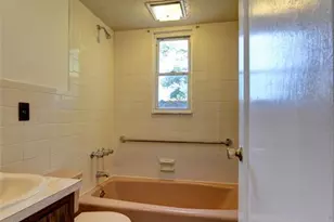 8 Tyler Ct, Clifton, NJ 07012 - Photo 9