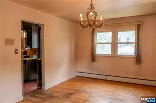 10 Moore Pl, Nutley, NJ 07110 - Photo 9