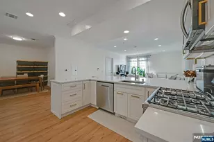 7716 Kennedy Blvd 3E, North Bergen, NJ 07047 - Photo 9