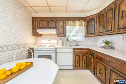 149 Anderson Parkway, Cedar Grove, NJ 07009 - Photo 7
