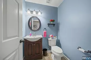 42 Hickory Way 4004, Mount Arlington, NJ 07856 - Photo 5