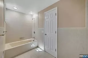 626 Sunderland Rd, Teaneck Township, NJ 07666 - Photo 29