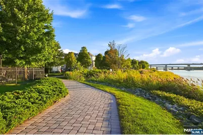 140 Blue Heron Drive, Secaucus, NJ 07094 - Photo 23