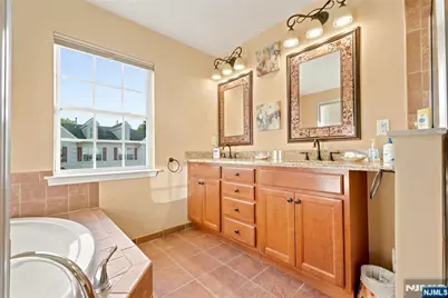 140 Blue Heron Drive, Secaucus, NJ 07094 - Photo 15
