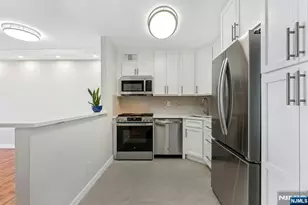 2000 Linwood Ave 14D, Fort Lee, NJ 07024 - Photo 3