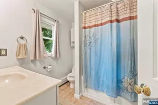 172 Rafkind Rd, Bloomingdale, NJ 07403 - Photo 21