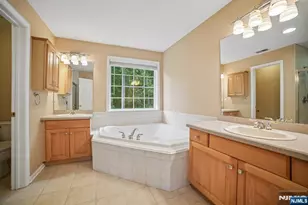 147 Arrowgate Dr, Randolph Township, NJ 07869 - Photo 23