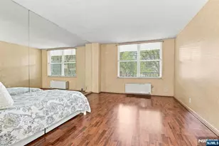 200 Grand Cove Way 2C, Edgewater, NJ 07020 - Photo 17