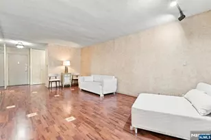 200 Grand Cove Way 2C, Edgewater, NJ 07020 - Photo 9
