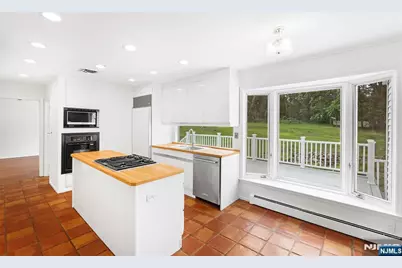10 Cedar Lane, Roseland, NJ 07068 - Photo 9