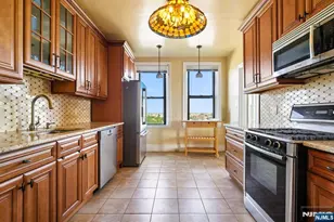 375 Mount Prospect 7De, Newark, NJ 07104 - Photo 7