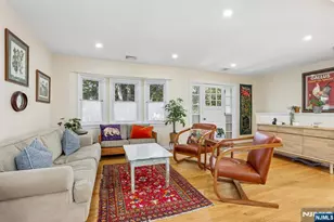984 Crystal Lake Terrace, Franklin Lakes, NJ 07417 - Photo 7