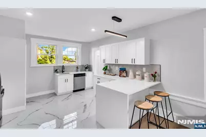 25 Laurel Avenue, East Orange, NJ 07017 - Photo 7