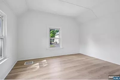 80 Glenwild Avenue, Bloomingdale, NJ 07403 - Photo 19