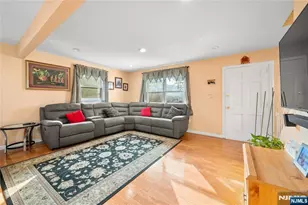 109 Maple Hill Rd, Clifton, NJ 07013 - Photo 3