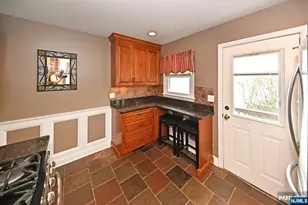 700 Evans St, Paramus, NJ 07652 - Photo 9