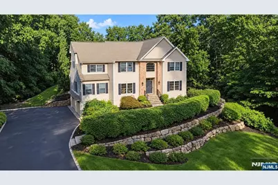 8 Goldfinch Run, Kinnelon, NJ 07405 - Photo 1