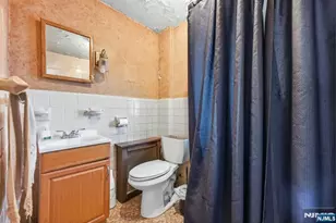 809 Elm Ave, Ridgefield, NJ 07657 - Photo 17
