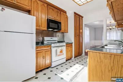 28 Perry Street, Belleville, NJ 07109 - Photo 11