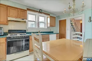527 Brandon Pl, Cliffside Park, NJ 07010 - Photo 19