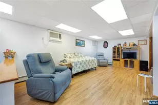 829 Roosevelt Ave, Secaucus, NJ 07094 - Photo 23
