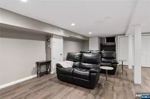 15 Almroth Dr, Wayne, NJ 07470 - Photo 37
