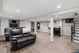 15 Almroth Dr, Wayne, NJ 07470 - Photo 35