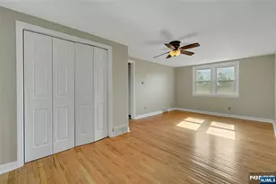18 Plymouth Ct, Bloomfield, NJ 07003 - Photo 11