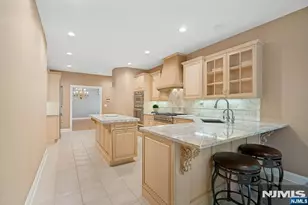 205 Bearwoods Rd, Park Ridge, NJ 07656 - Photo 7