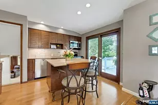 27 Mary Ln, Waldwick, NJ 07463 - Photo 9