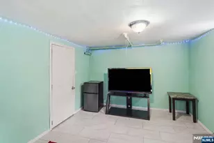 1053 Sanford, Irvington, NJ 07111 - Photo 41