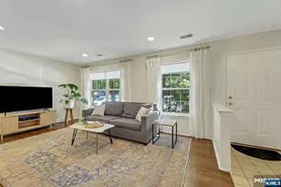 2206 Lancaster Ct, Mahwah, NJ 07430 - Photo 5