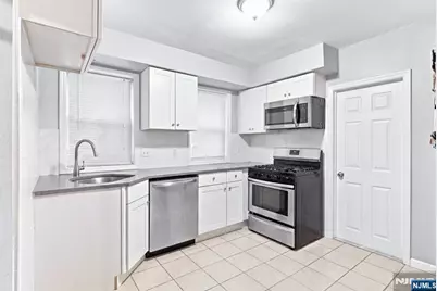 27 Philip Place, Irvington, NJ 07111 - Photo 5