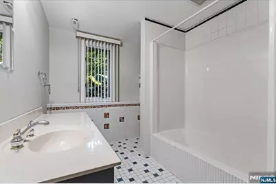 2 Round Hill Terrace, Kinnelon, NJ 07405 - Photo 25