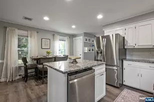 202 Prospect St, Midland Park, NJ 07432 - Photo 9